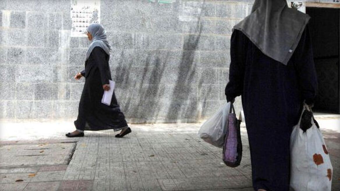 Αλγερία: Ψηφίστηκε νόμος που τιμωρεί τη βία και τη σεξουαλική κακοποίηση κατά των γυναικών