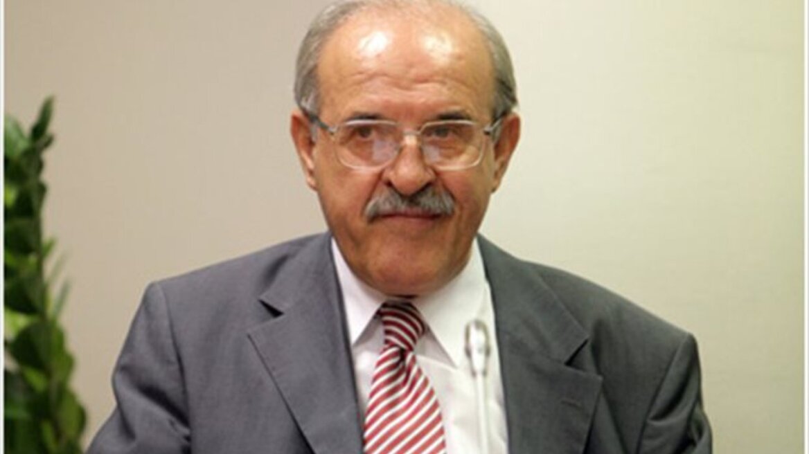 Μύδροι κατά της κυβέρνησης από τον πρόεδρο της Eπιτροπής Ανταγωνισμού