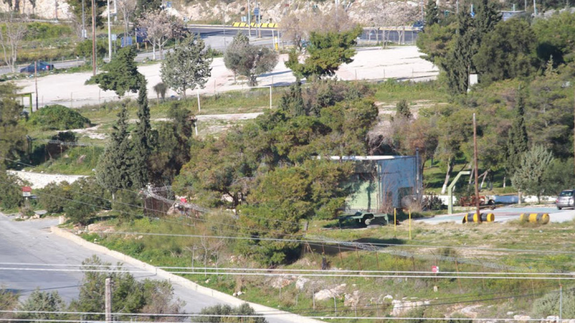 Συγκέντρωση διαμαρτυρίας στον Πειραιά για το κέντρο προσφύγων στο Σχιστό