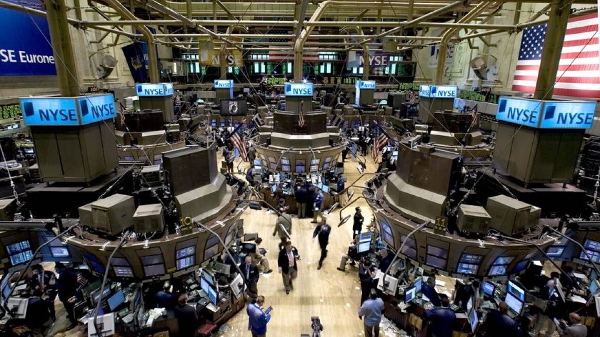 Μεικτή εικόνα στη Wall Street