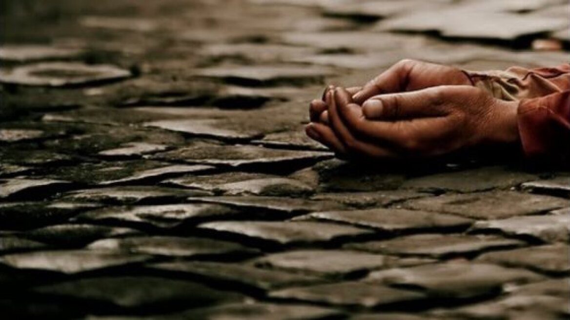 Επαίτες χτύπησαν και λήστεψαν 39χρονο στα Χανιά