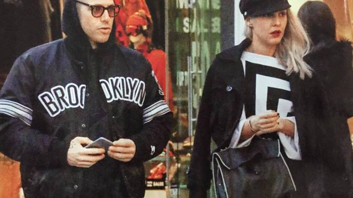 Τάμτα - Πάρις Κασιδόκωστας: Βόλτα στη Γλυφάδα