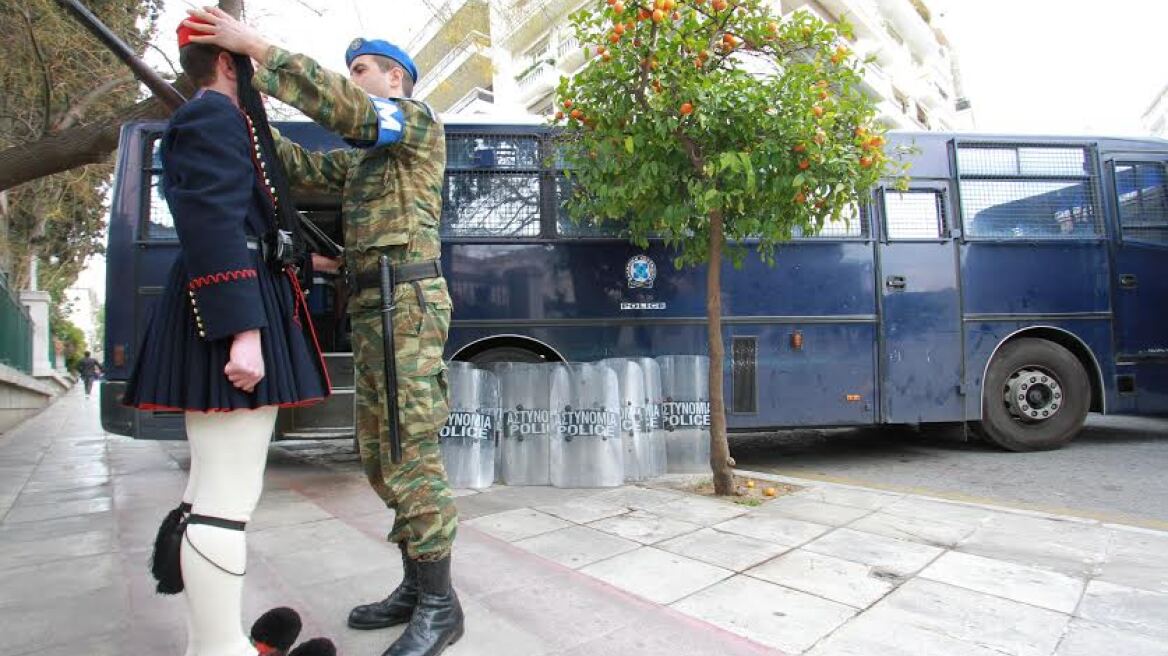 Οχυρό το Μέγαρο Μαξίμου – Αποκλεισμένη ολόκληρη η περιοχή 