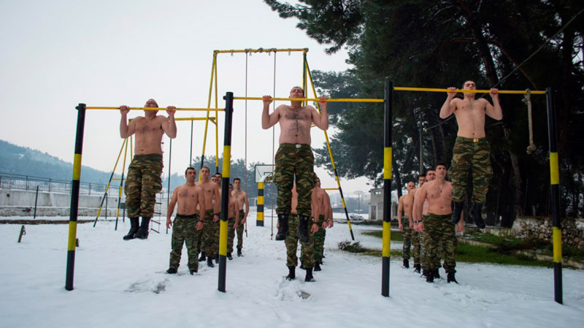 Δείτε φωτογραφίες: Έλληνες κομάντο εκπαιδεύονται στο χιόνι 