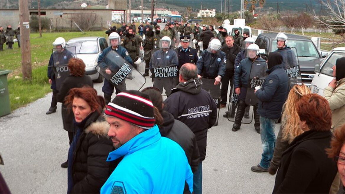 Clashes between residents and police on Kos island