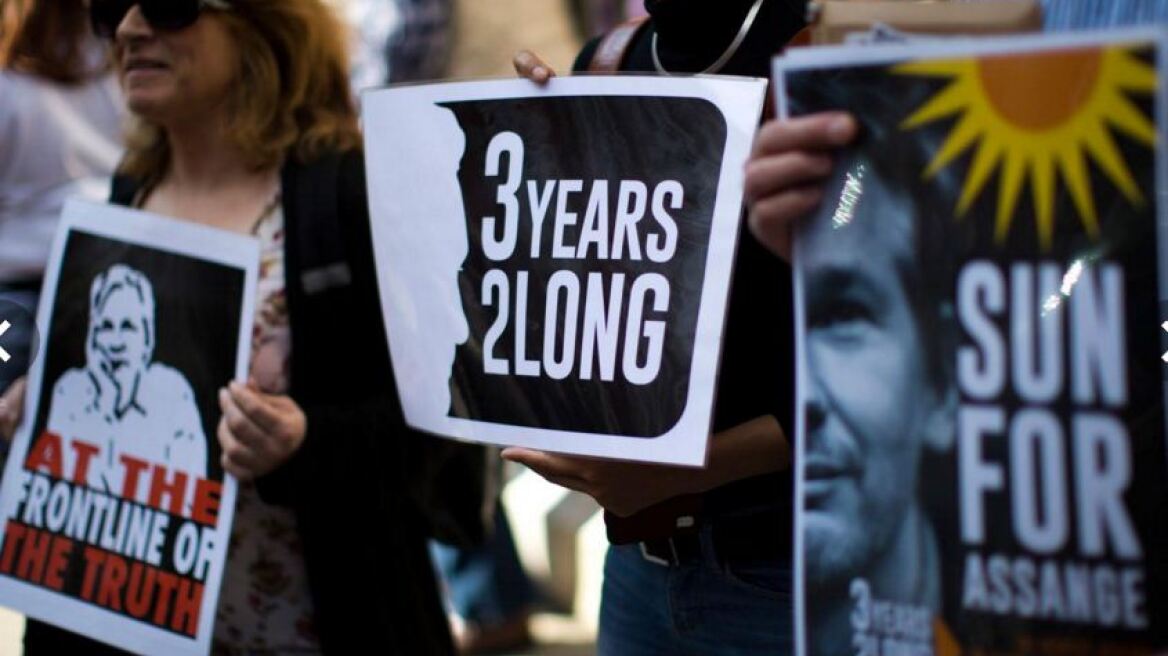 Τζούλιαν Ασάνζ: Τι συμβαίνει στο ανθρώπινο σώμα όταν είναι κλεισμένο σε εσωτερικό χώρο για τρία χρόνια;
