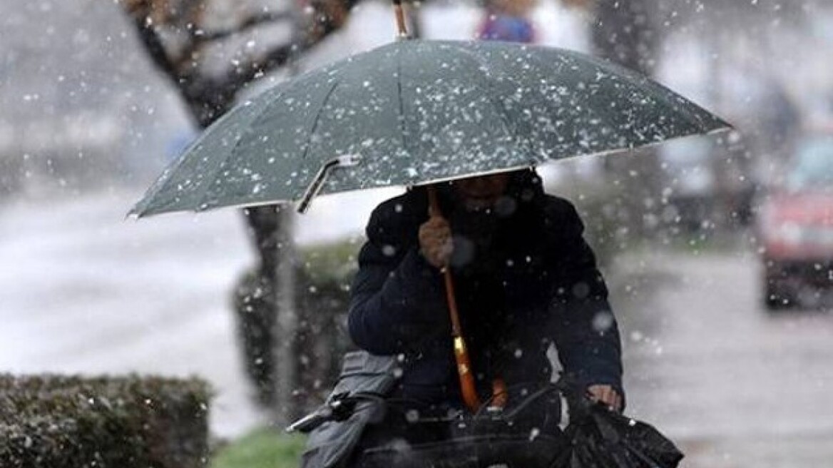 Επέστρεψε το κρύο! - Βροχές και χιόνια σε όλη τη χώρα 