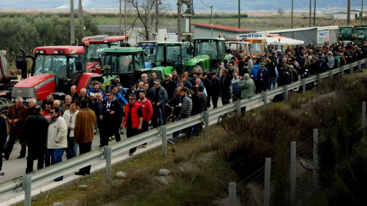 Farmers to drive their tractors to Athens