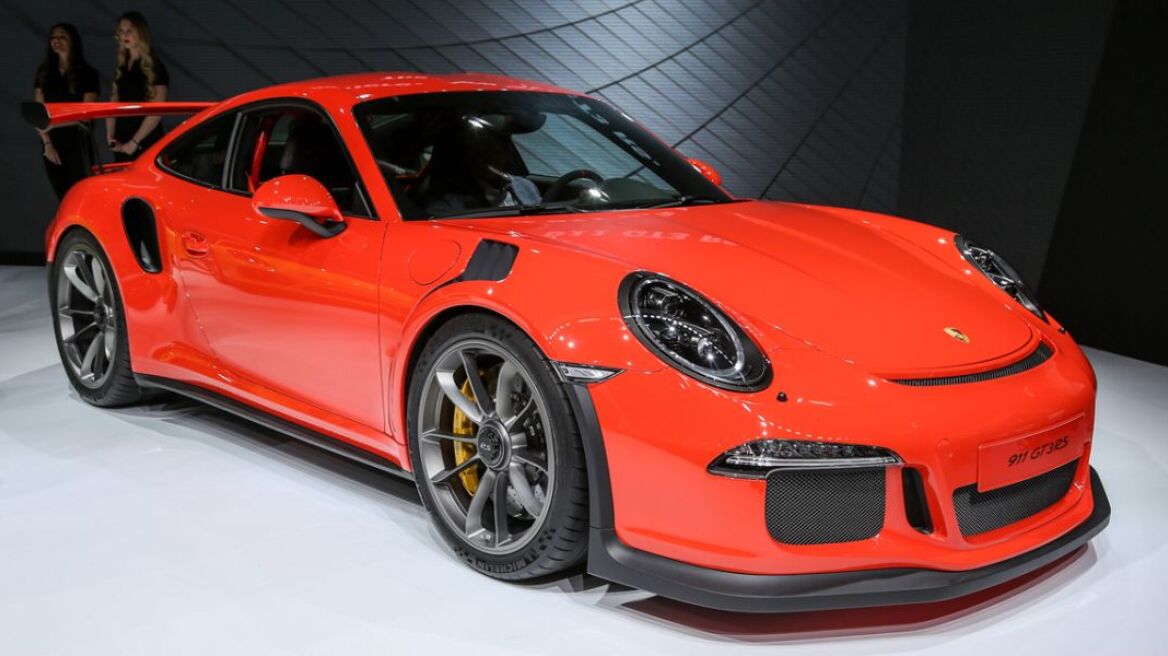 Ποιος μπασκετμπολίστας έχει την Porsche 911 GT3 RS; (vid)