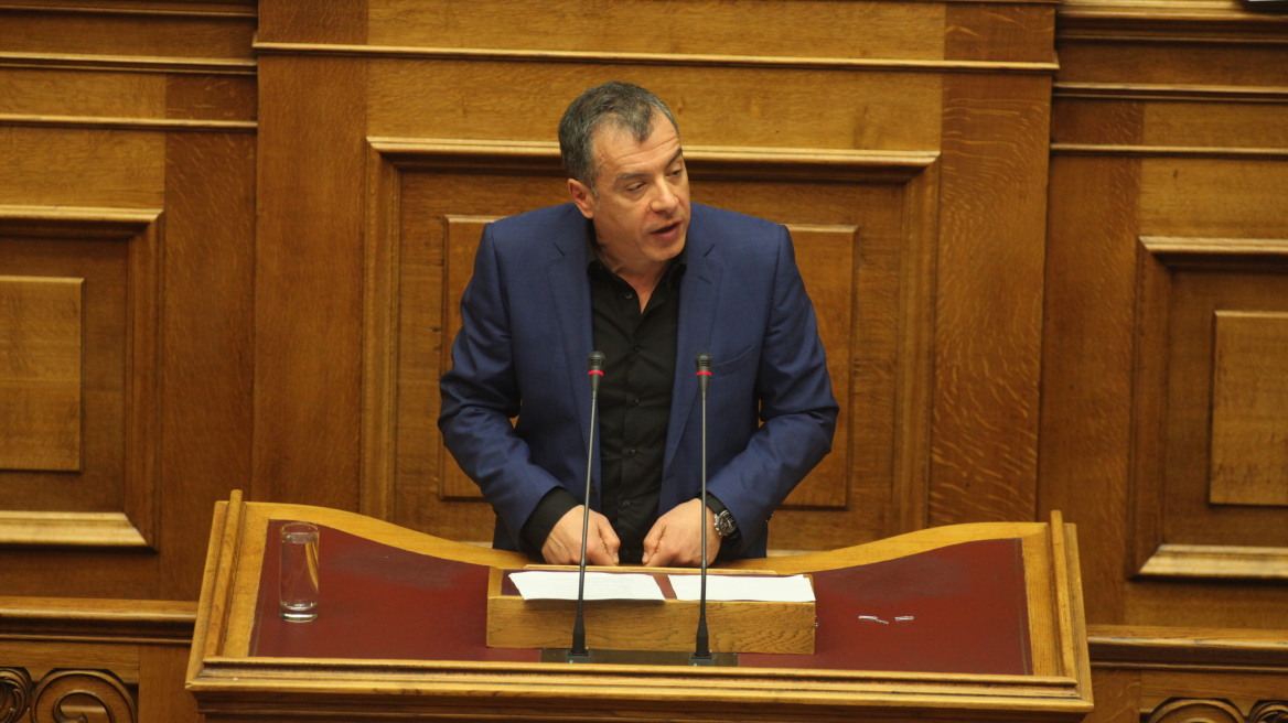 Θεοδωράκης σε Πολάκη: Αν τολμάς πήγαινε στην Κρήτη χωρίς φρουρά!
