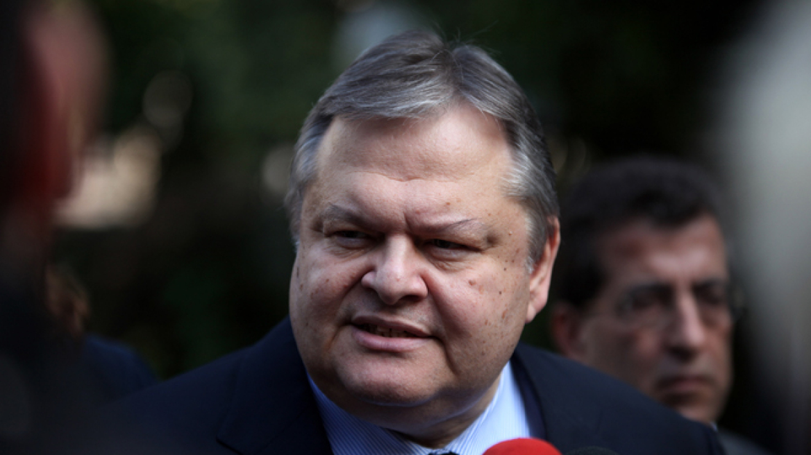 Βενιζέλος: Το ΝΑΤΟ στο Αιγαίο εφαρμόζει δια της πλαγίου κοινές περιπολίες με την Τουρκία 
