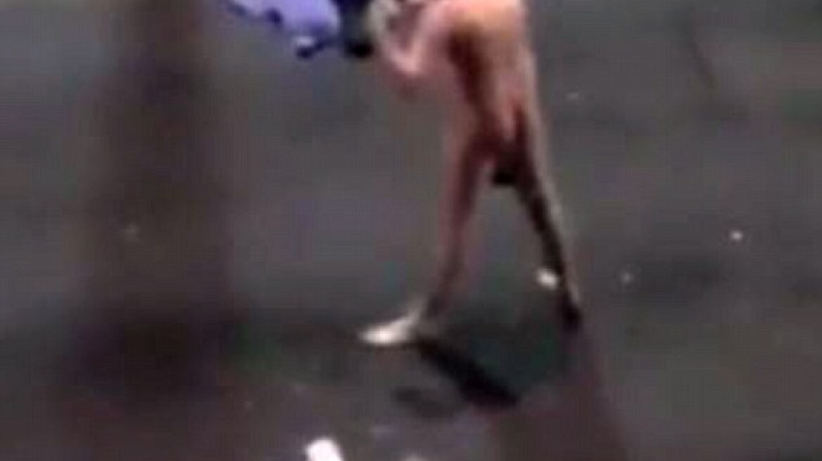 Βίντεο: Τα έβαλε με το... αντίθετο ρεύμα ολόγυμνος 