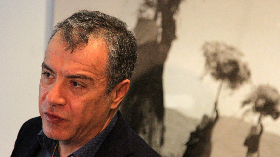 Θεοδωράκης: Η κυβέρνηση εξαπάτησε τους αγρότες - Να αποσύρει τις ρυθμίσεις που τους καταστρέφουν