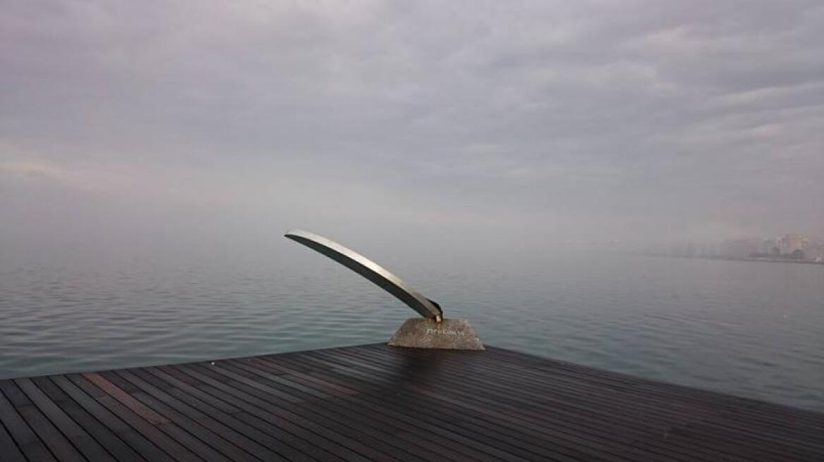 Φωτογραφίες: Κατέστρεψαν το «Φεγγάρι» στη Νέα Παραλία Θεσσαλονίκης