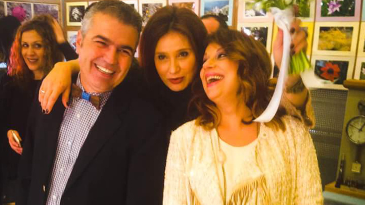 Τον... καιρό των μπλόκων: Ο γάμος του αγρότη με την παρουσιάστρια ειδήσεων στην Αράχωβα