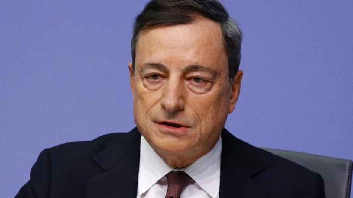 Ντράγκι: Καθησυχαστικός για τις τράπεζες – Ζητά μέτρα στήριξης της οικονομίας