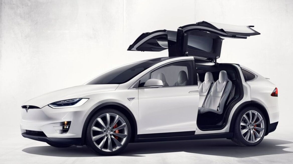 Διάσημος 17χρονος ο πρώτος ιδιοκτήτης του νέου Tesla Model X