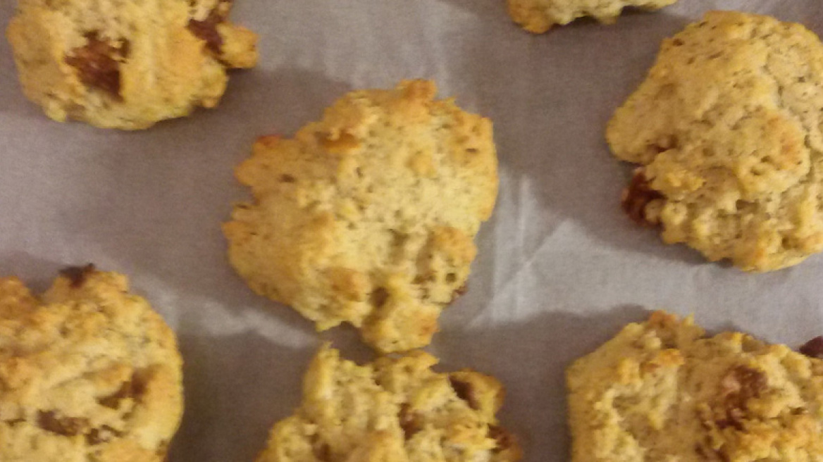 Cookies με παρμεζάνα και λιαστές ντομάτες