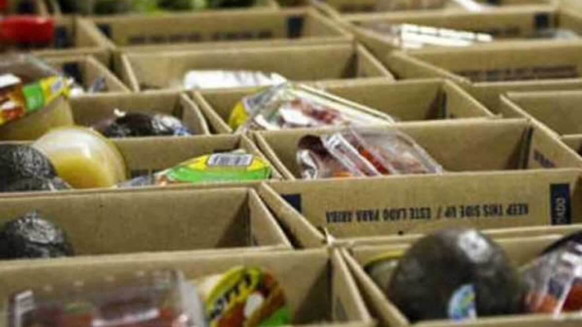 «Τιμωρούν» πολύτεκνους με κόψιμο από το πρόγραμμα δωρεάν τροφίμων επειδή λαμβάνουν επιδόματα