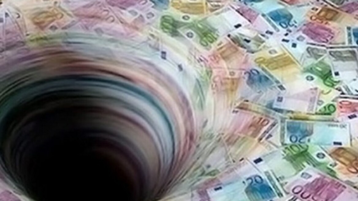 Δεν βγαίνει ο λογαριασμός, παραμένουν οι «μαύρες» τρύπες στα έσοδα