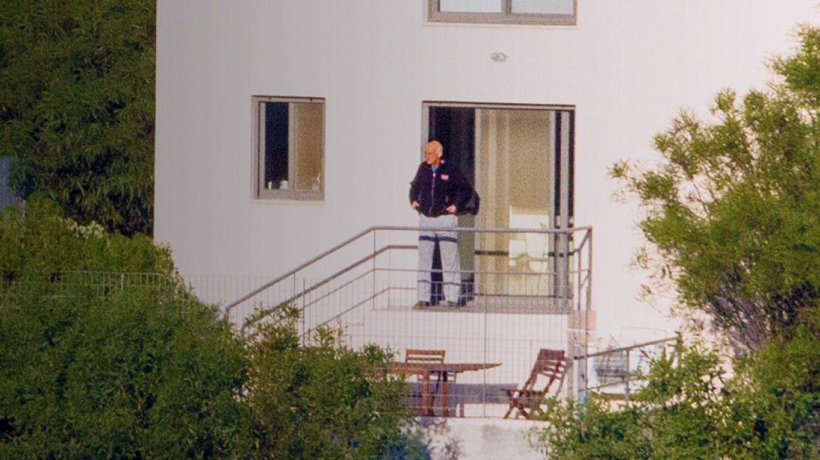 George Papandreou lives at Dikastika after his divorce