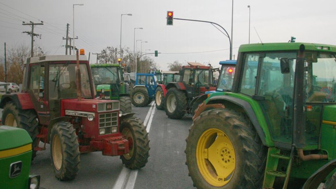 Greek farmers set new road blocks escalating their protest actions