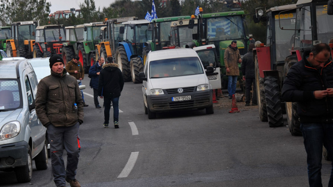Farmers toughen their stance while waiting for the withdrawal of Katrougalos plan