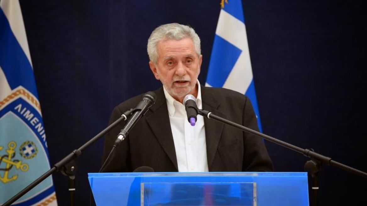 Ακόμα και ο Δρίτσας το κατάλαβε: Υπαρκτός ο κίνδυνος εγκλωβισμού προσφύγων στην Ελλάδα