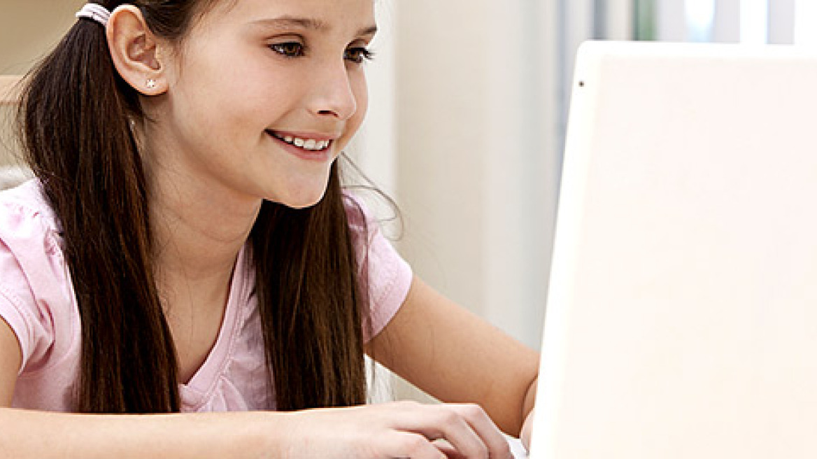 Ερευνα: Από έξι ετών τα Ελληνόπουλα στο facebook!