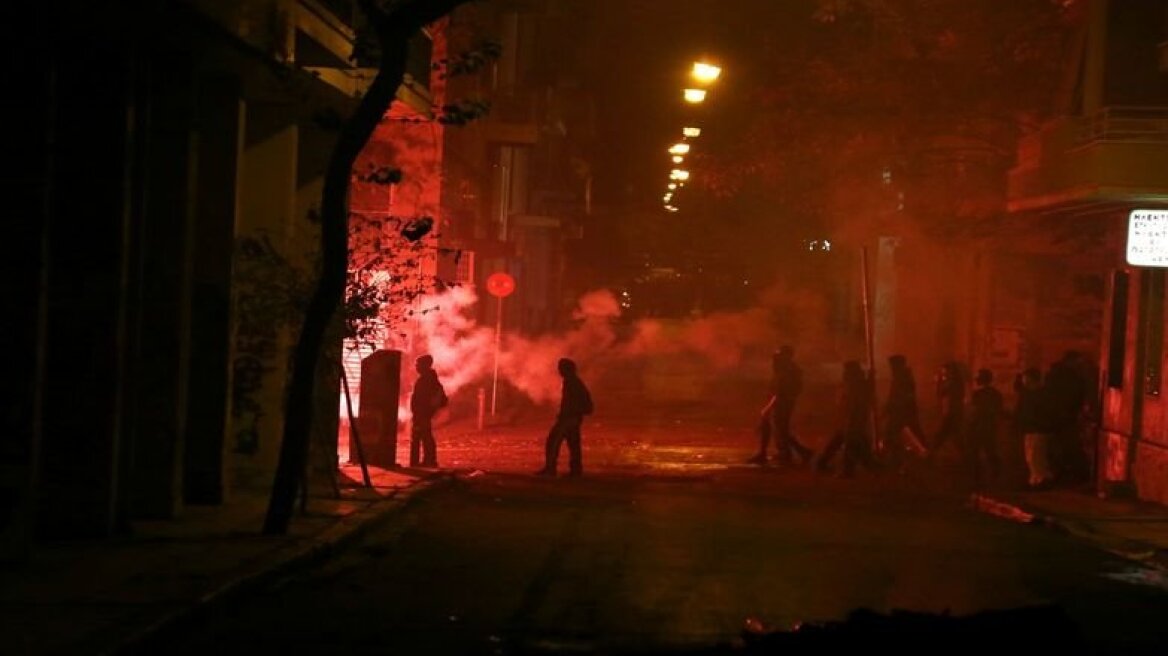 Συμπλοκή οπαδών της Άντερλεχτ και του Ολυμπιακού στο Γκάζι