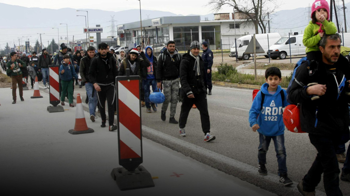 Greece overwhelmed by stranded migrants and refugees