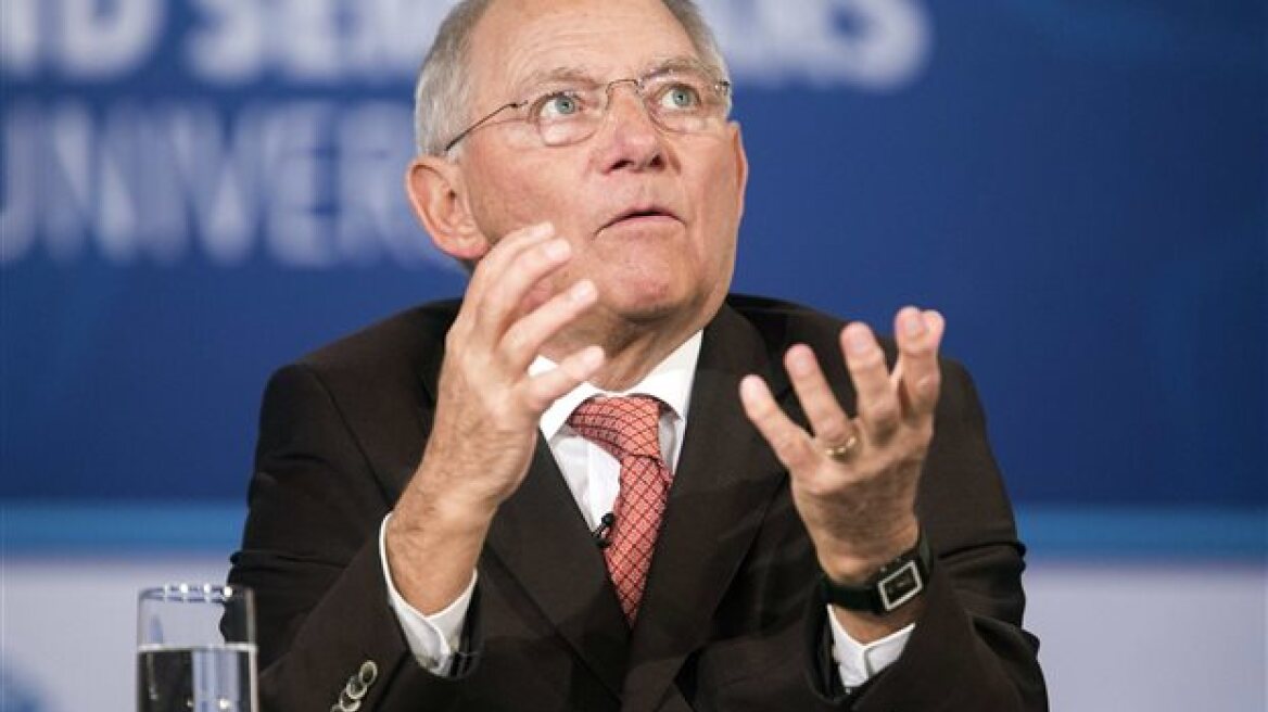 Σόιμπλε: «Παράθυρο» σε ισοδύναμα μέτρα, «αρκεί να βγαίνουν οι αριθμοί»