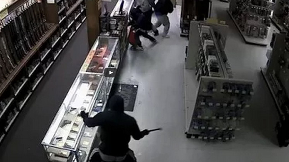 Βίντεο: Ομαδική ληστεία όπλων στο Τέξας μέσα σε μόλις δύο λεπτά