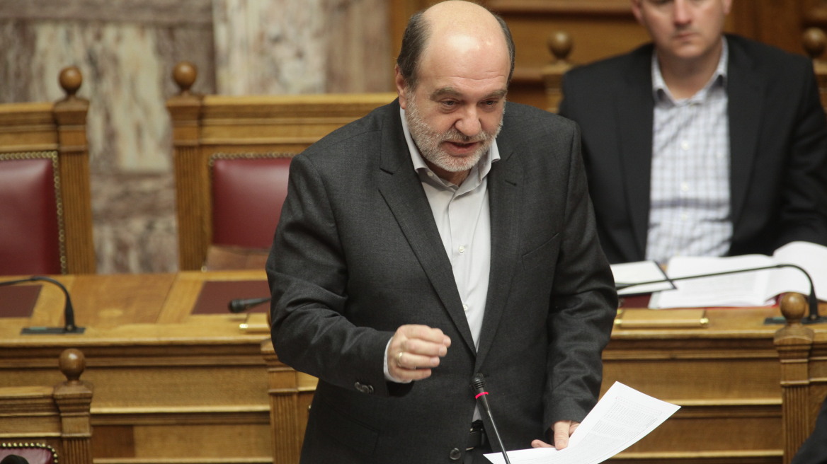 Τρύφων Αλεξιάδης: Αμεσα επανενεργοποείται το μέτρο της απόσυρσης ΙΧ