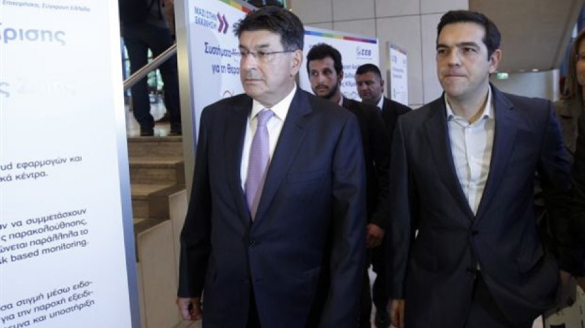 Πρόεδρος ΣΕΒ στο Bloomberg: «Οι περισσότεροι υπουργοί πρέπει να αντικατασταθούν»