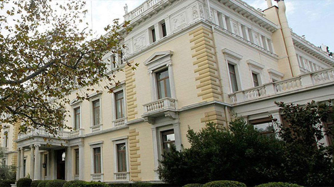 Πολιτικοί αρχηγοί: Η Ελλάδα δεν μπορεί να αναλάβει όλο το βάρος της φιλοξενίας των προσφύγων