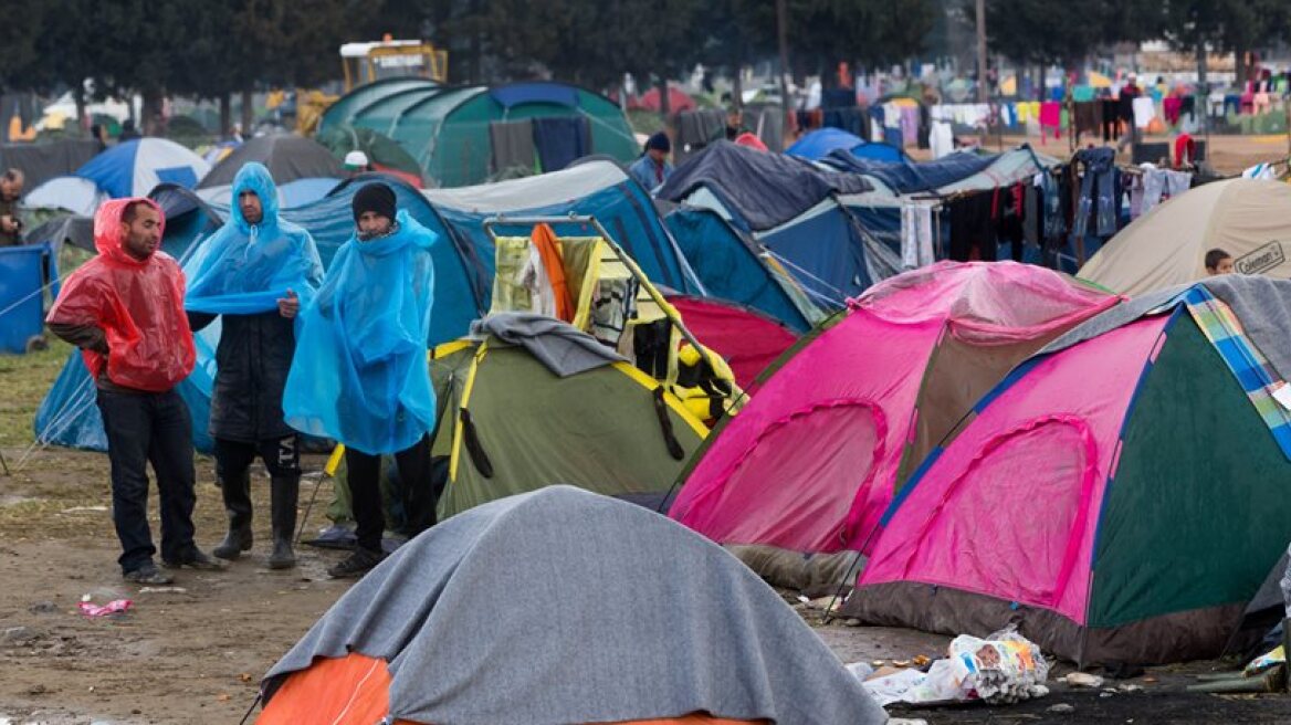 Relentless flow of refugees continues in Greece