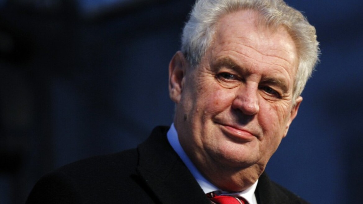 Τσέχος πρόεδρος: Κέντρα κράτησης στα ελληνικά νησιά με αντάλλαγμα τη μείωση του χρέους