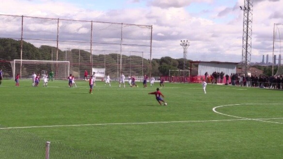 Απίστευτο γκολ από τα 40 μέτρα στο Ατλέτικο - Ρεάλ!