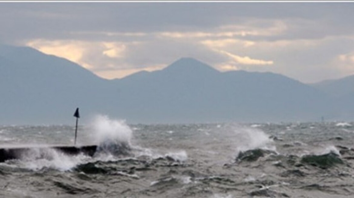 Ζάκυνθος: Δεμένα τα καράβια λόγω θυελλωδών ανέμων