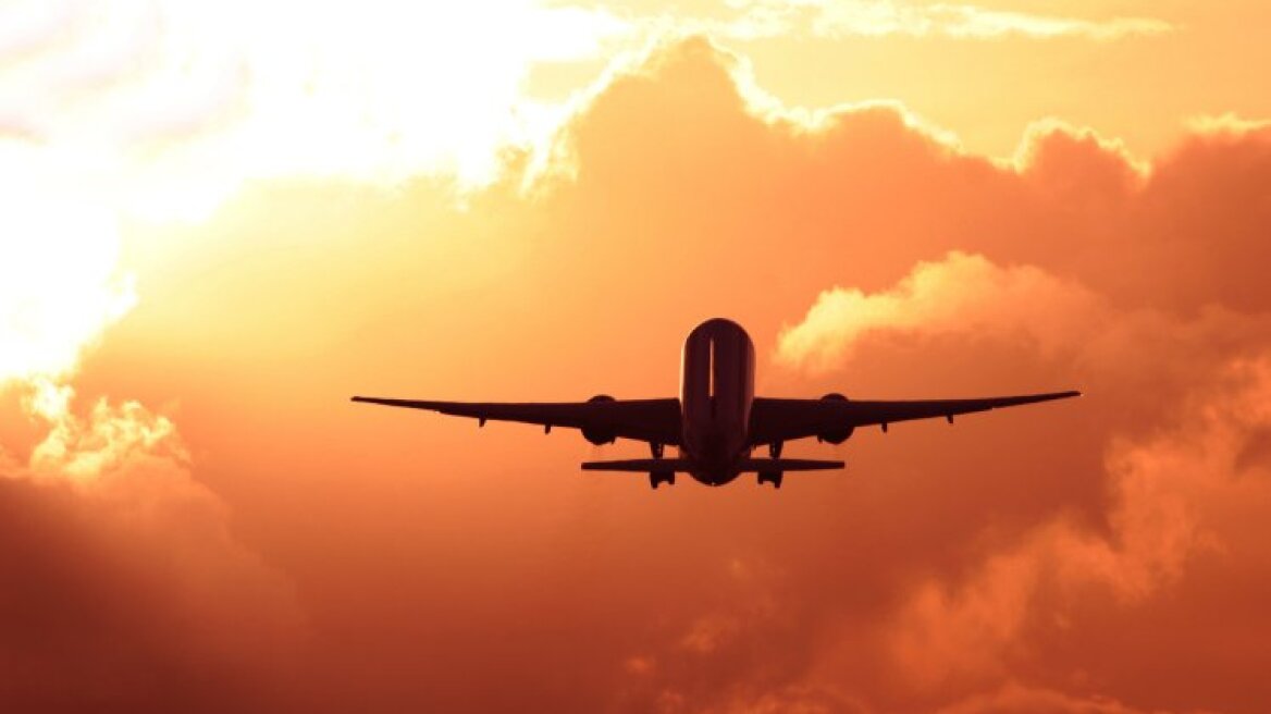 Ιταλία: Πιλότος απείλησε να ρίξει αεροπλάνο με 200 επιβάτες αν τον αφήσει η γυναίκα του