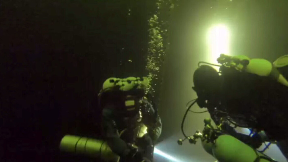 Ρωσία: Ρεκόρ κατάδυσης κάτω από τον πάγο 