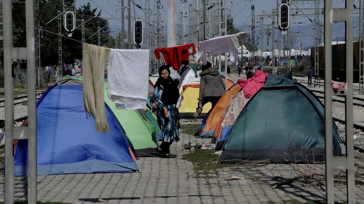 Focus: Έγκυες γεννούν πρόωρα κι άλλες αποβάλλουν στην Ειδομένη