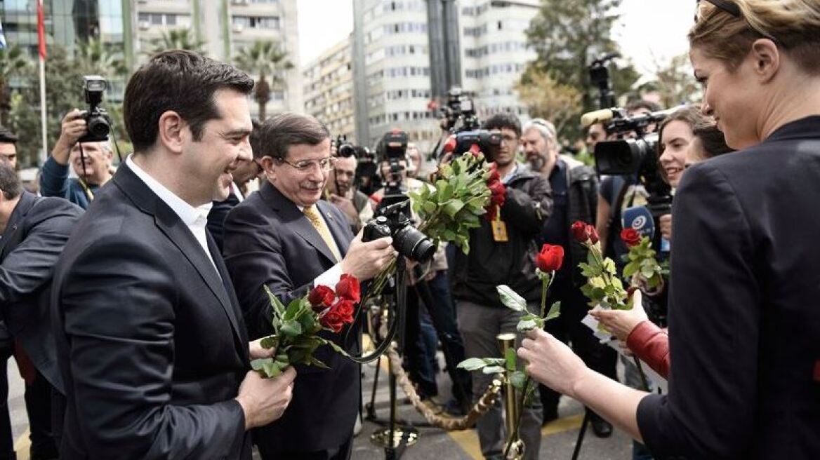 Στη μάνα πρόσφυγα αφιερώνει την ημέρα της γυναίκας ο Τσίπρας 