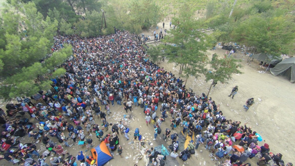 Δρίτσας σε ταξιδιωτικούς πράκτορες: Μη βγάζετε εισιτήρια σε πρόσφυγες για την Ειδομένη