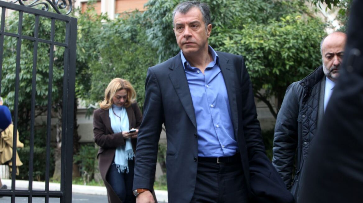 Θεοδωράκης: Η κυβέρνηση γαντζώθηκε στην εξουσία και μας επιστρέφει στο παρελθόν
