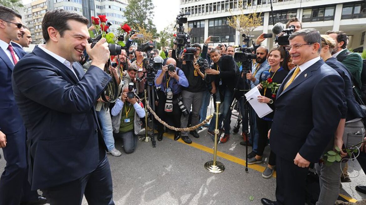 Turkish PM challenges Greece’s sovereignty and agrees on common migrant solutions