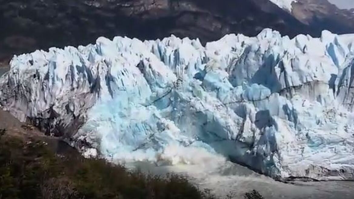 Βίντεο: Εκπληκτικές εικόνες - Παγετώνας καταρρέει σε ποταμό στην Παταγονία
