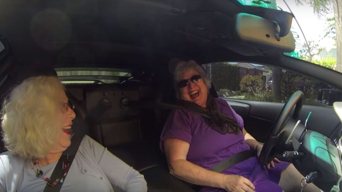 Γιαγιάδες οδηγούν Lamborghini... (video)