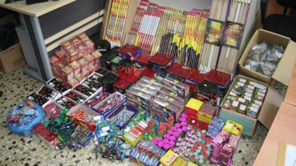 Νέες συλλήψεις για παράνομα βεγγαλικά σε Τρίκαλα και Ιωάννινα 